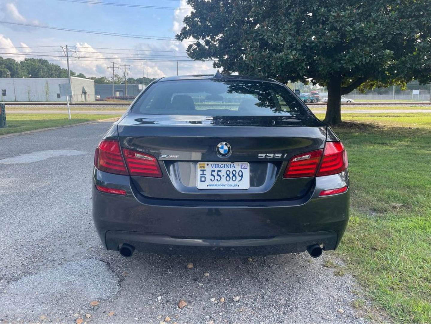 2013 Grey /Black BMW 5-Series M-Sport (WBAFU7C5XDD) with an 3.0 Turbo engine, 8 Speed Auto transmission, located at 5700 Curlew Drive, Norfolk, VA, 23502, (757) 455-6330, 36.841885, -76.209412 - Photo#2